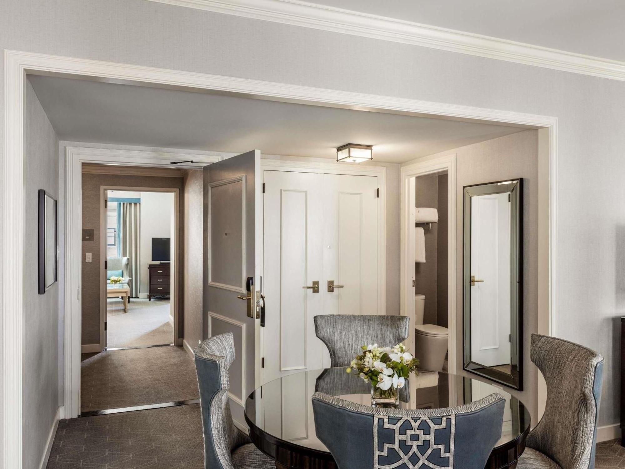 Grand One Bedroom Suite One King Bed Mobility Hearing Accessible,1765201933:JPEG